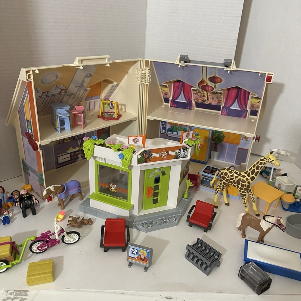 PLAYMOBIL TAKE ALONG DOLL HOUSE AND ZOO VET WITH 50+ ACCESSSORIE‎ PIECES